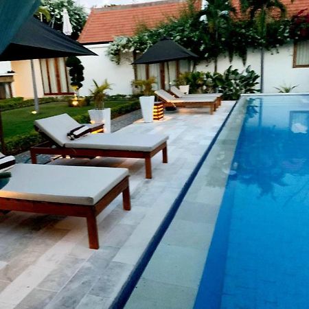 The Edicha Bed & Breakfast โลวินา ภายนอก รูปภาพ