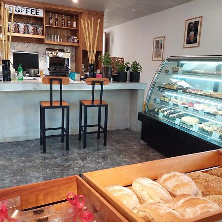 The Edicha Bed & Breakfast โลวินา ภายนอก รูปภาพ