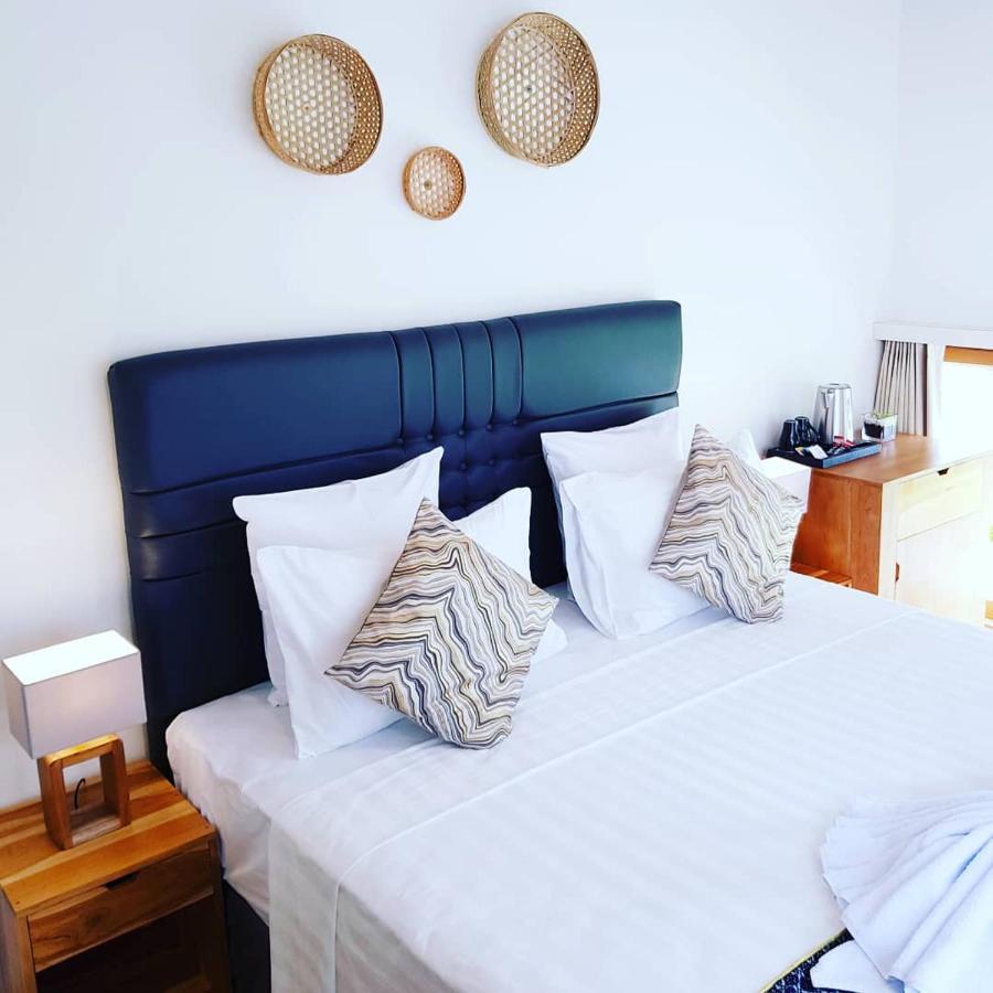 The Edicha Bed & Breakfast โลวินา ภายนอก รูปภาพ