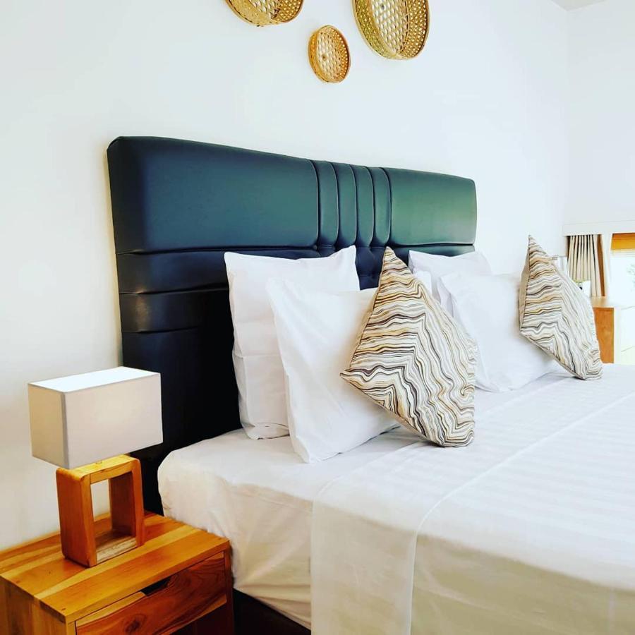 The Edicha Bed & Breakfast โลวินา ภายนอก รูปภาพ